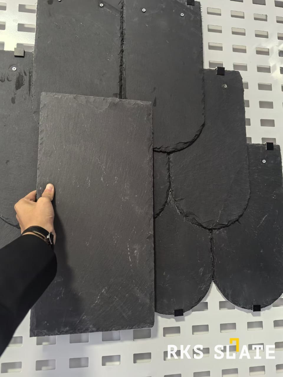 Сланцевая кровля Charcoal бобровый хвост 400x200 мм — купить в Белгороде 