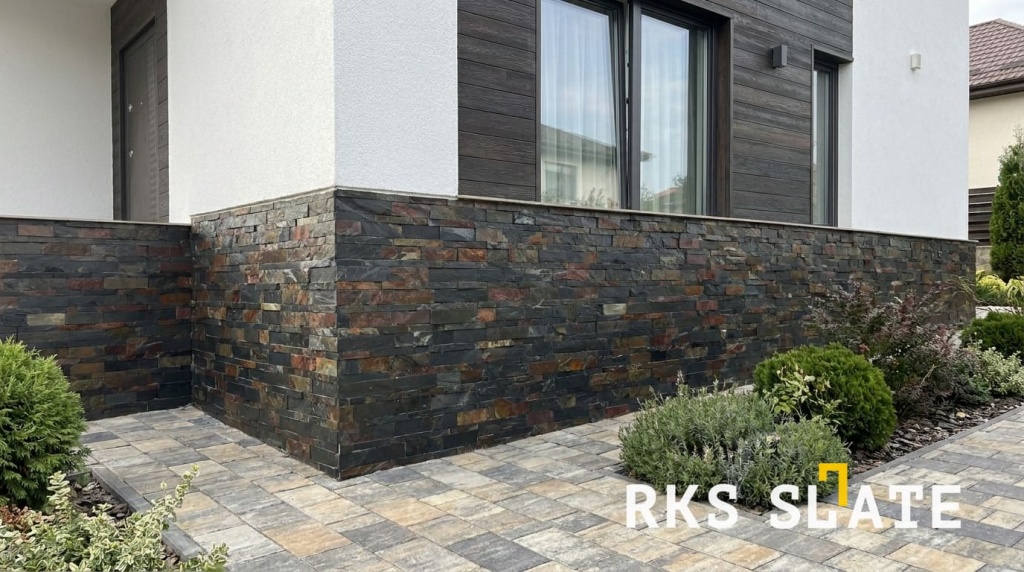 Цоколь облицован 3D панелями RKS SLATE Сланец Jack Multi Natural